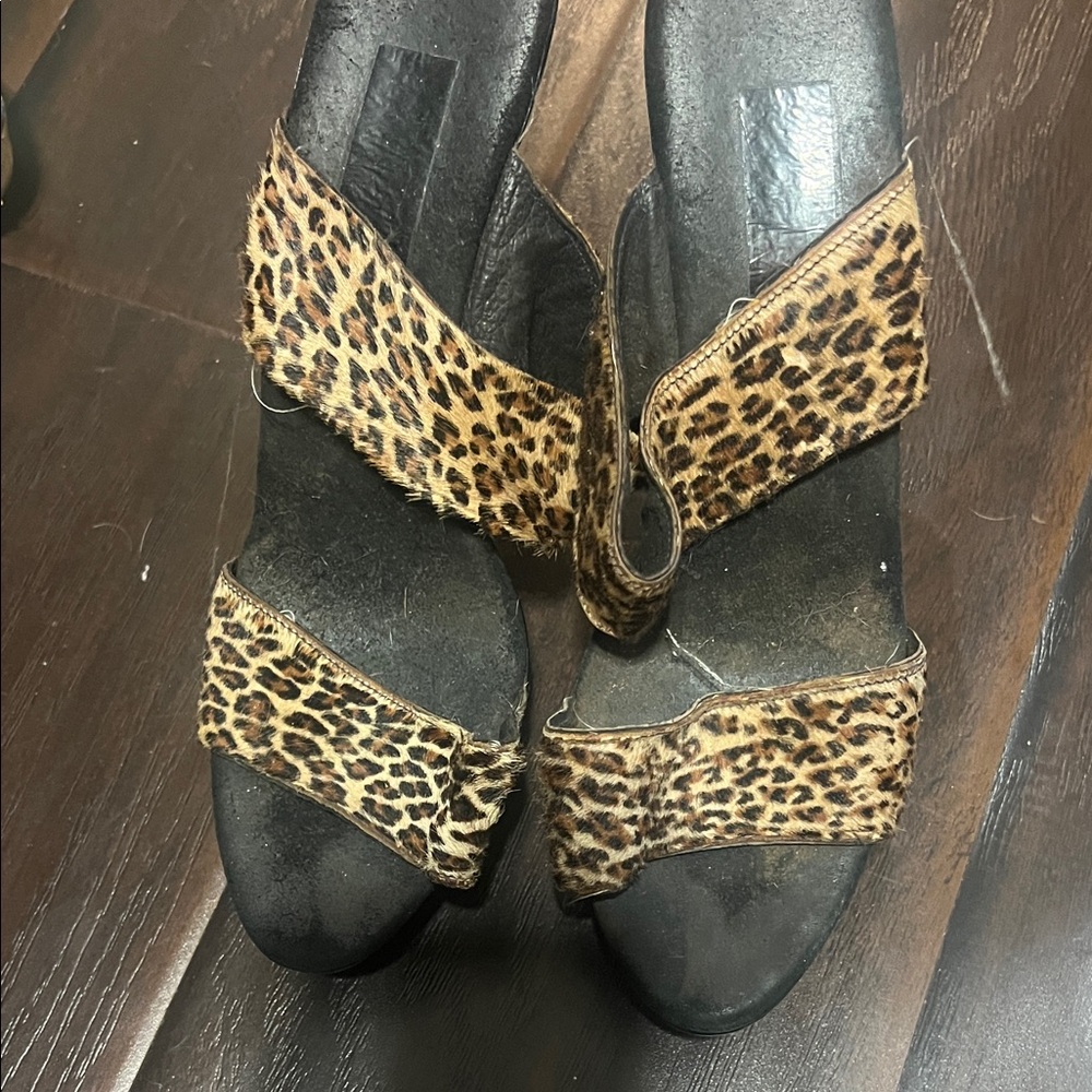 Chic Leopard Print Strappy Heels